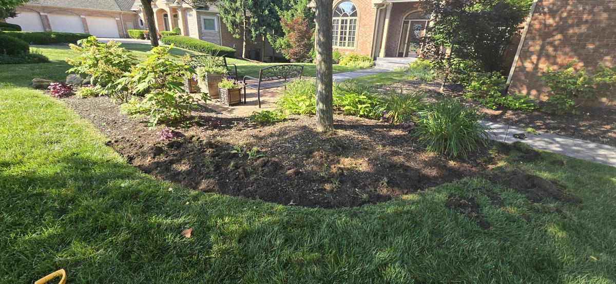 Front yard mulch bed installation