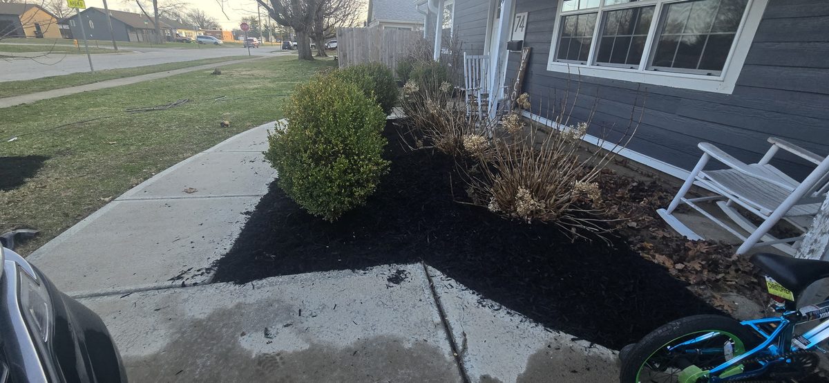 Spring mulch installation service
